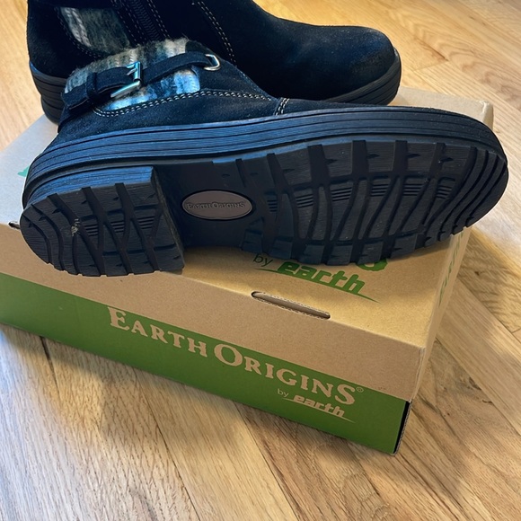 Earth Origins Tate Suede Ankle Boots Women 7 - Picture 4 of 6